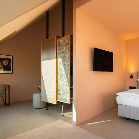 Miano By Limehome 3*